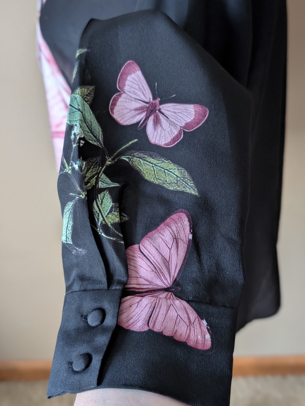 Alice + Olivia Willa Luna Floral 100% Silk Blouse Size M Black Pink - Picture 9 of 14
